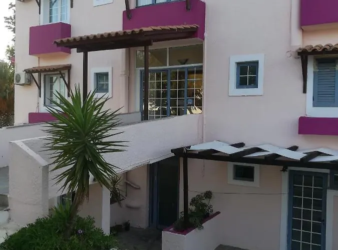 Koralli Otel 3*
